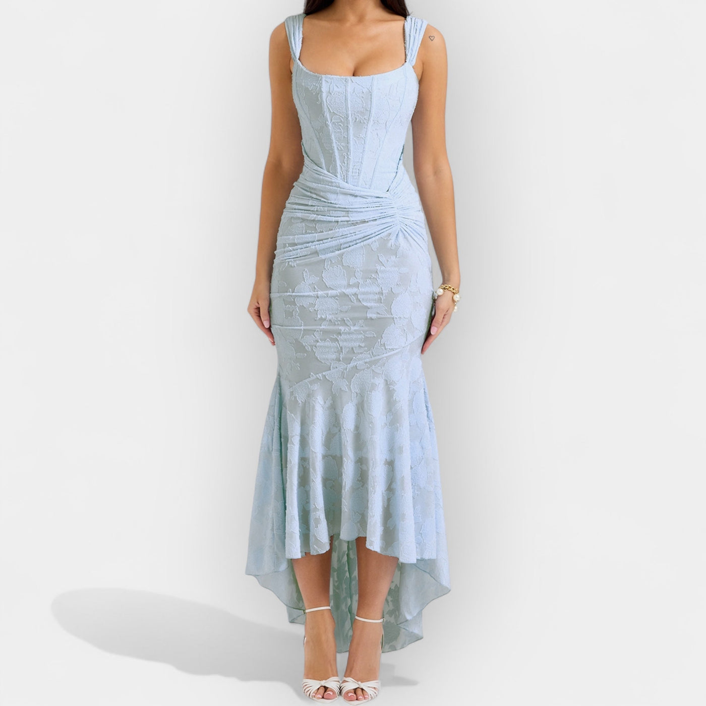 Tamáo – Dlouhé krajkové šaty